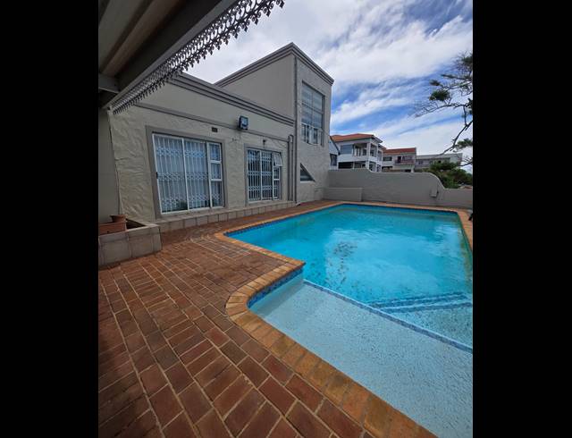 5 BEDROOM HOUSE FOR SALE IN BLUFF